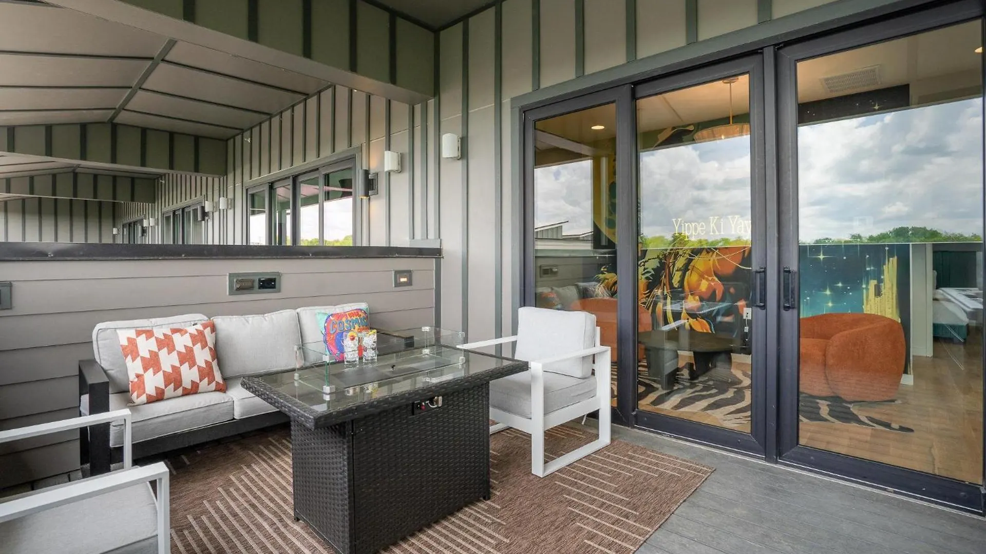 Bronco - Private Deck & Hot Tub - Mins To Broadway Villa Nashville 0*,  United States